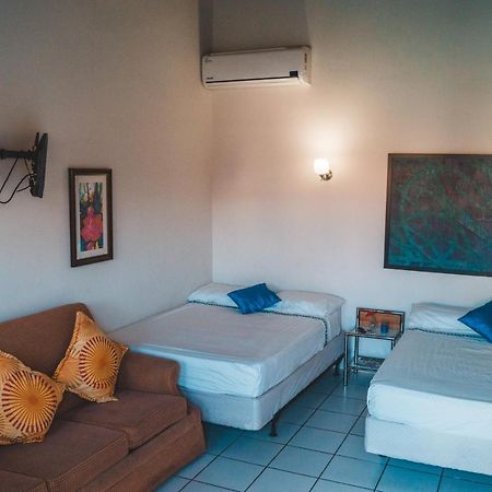 Courtesy Apartments Aruba Oranjestad Exteriör bild