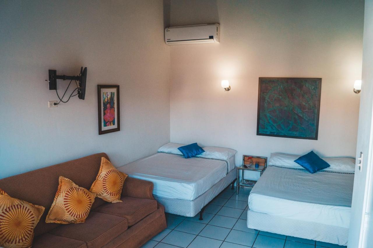 Courtesy Apartments Aruba Oranjestad Exteriör bild